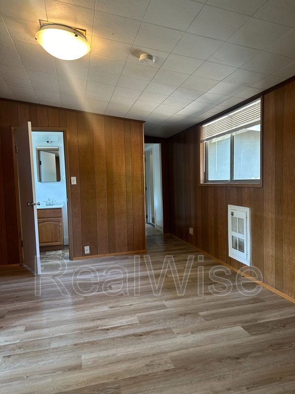 Photo - 940 SE N St