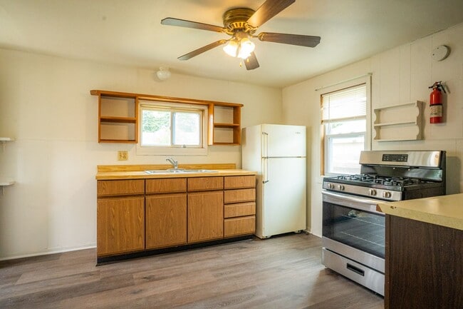 Building Photo - pp1227 Unit 1227