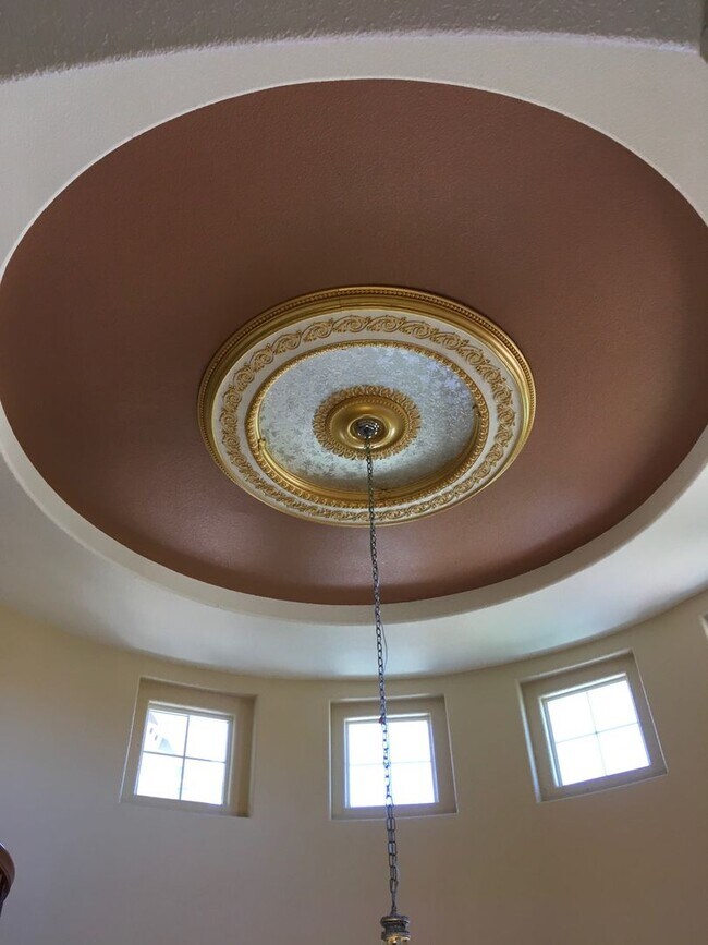 Photo - Spacious floor plans 4bedroom, 3 bath Near Franklin High