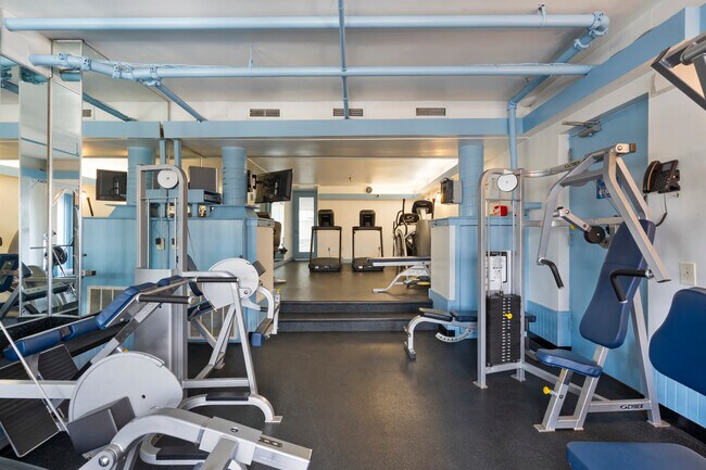 Photo - 3 N Christopher Columbus Blvd