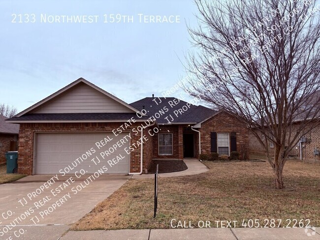 Building Photo - Three bedroom home in Edmond!