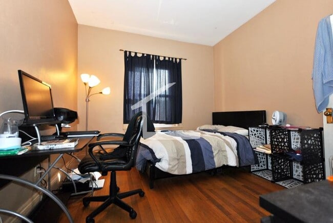 Building Photo - 1301 Commonwealth Ave Unit 9