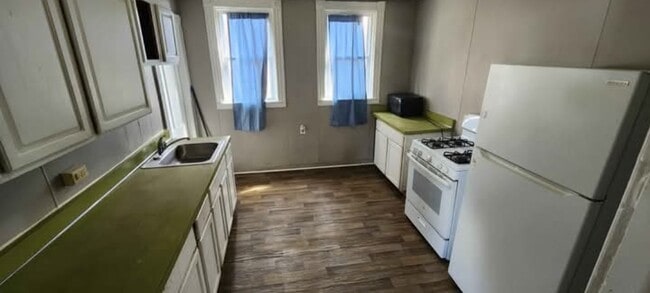 545 W 17th St Unidad Rear House