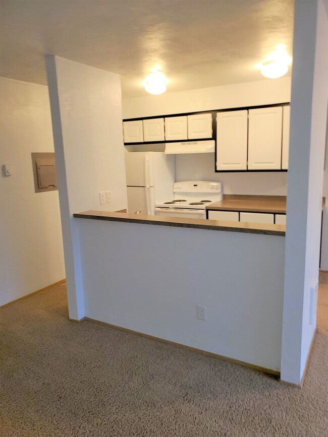 Photo - Two Bedroom, One Bath, 2nd Floor - End of Winter Special - Second Month Free! Unit 100
