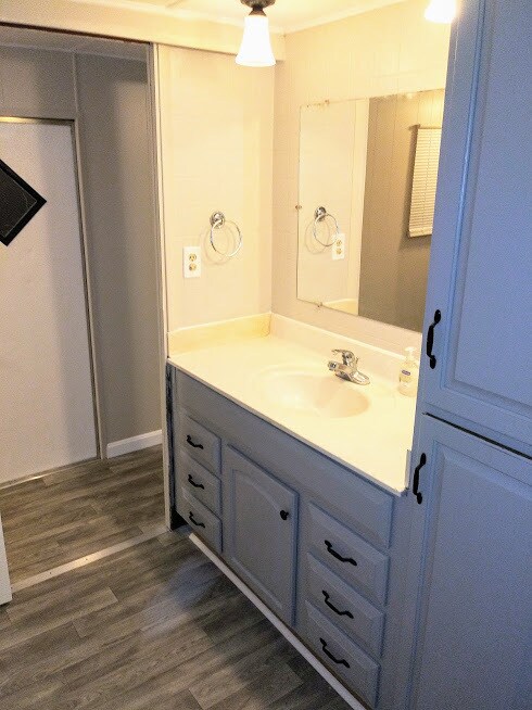 Baño - 43 W Baltimore St Unidad C