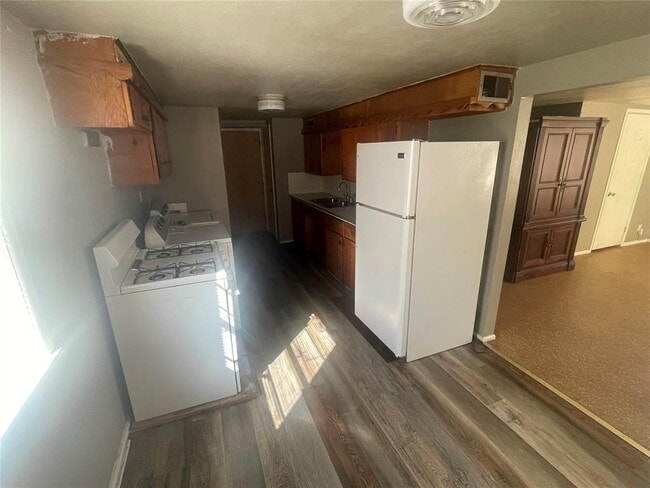 Photo - 909 Court Ave