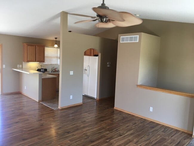 Photo - 2218 E Carriage Dr