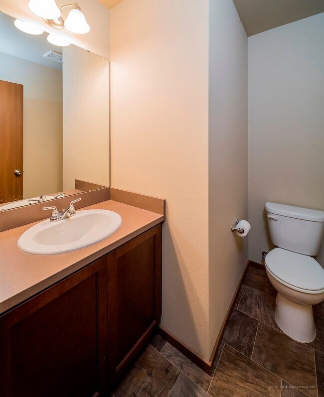 Photo - 10323 67th Ave NE Unidad B