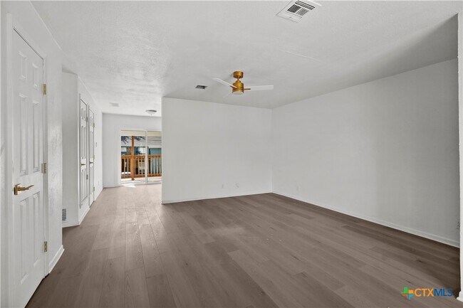 Photo - 2213 B Valley Forge Ave Unidad B