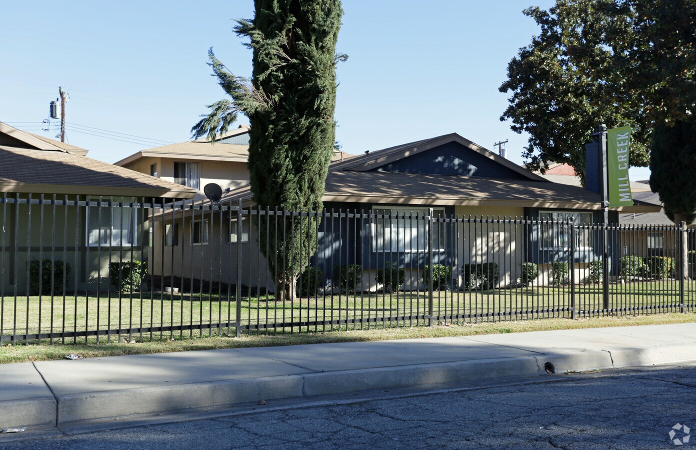 Photo - 2141 Guthrie St