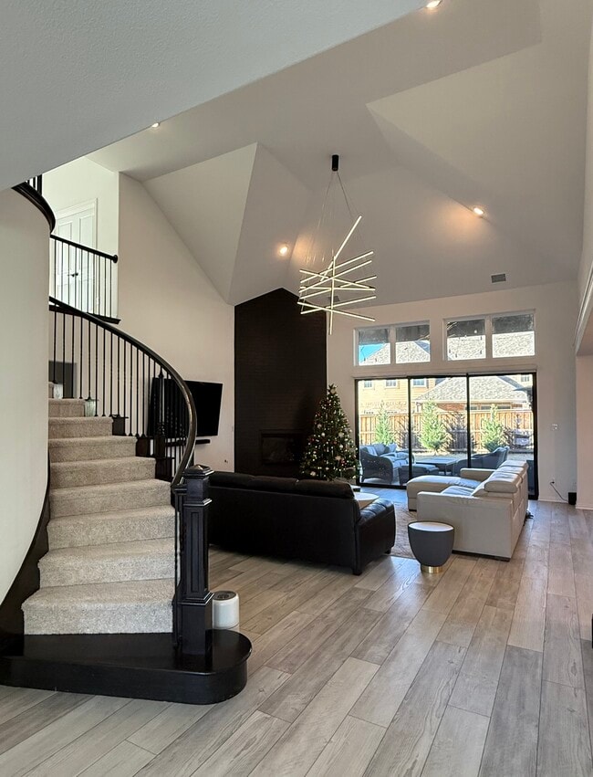 Photo - 2832 Fountain Park Dr