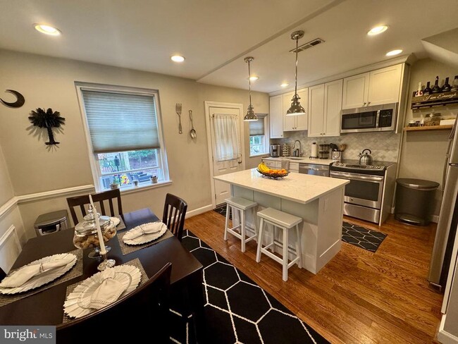 Photo - 2977 S Columbus St