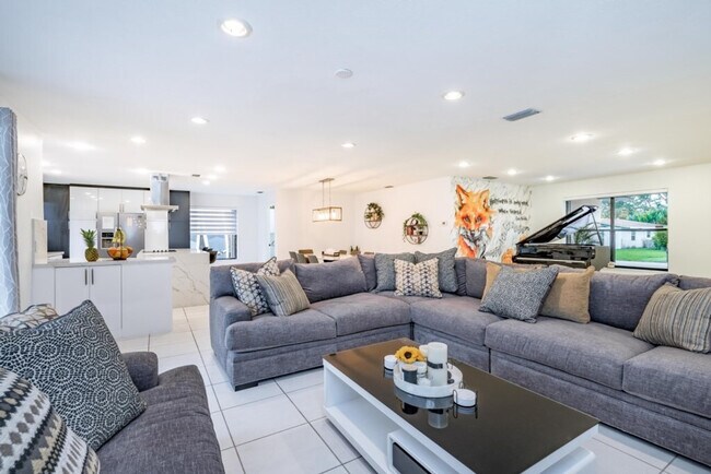 Photo - 830 SW 14th Ct Unit ID1287060P