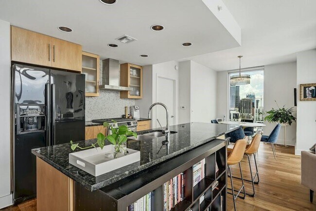 Photo - 300 Bowie St Unidad 2203 Rental