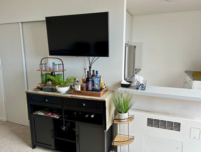 Photo - 1555 N Dearborn Pkwy Unit 8c