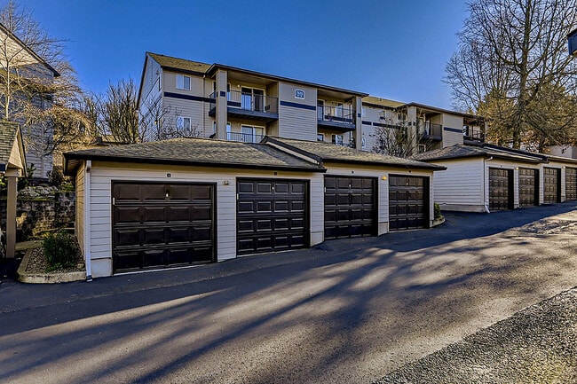 1, 2, 3 Bedroom Apartments in Portland, OR - Scott Mountain