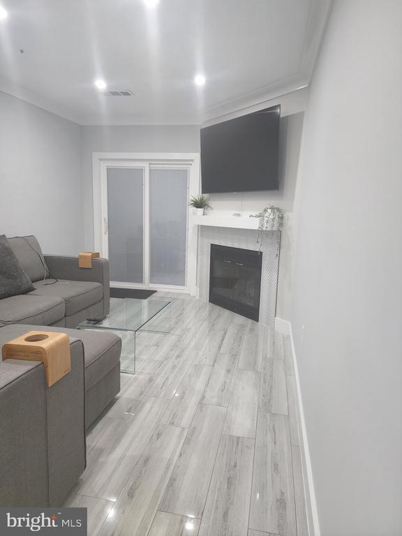 Building Photo - 255 S Pickett St Unit 101