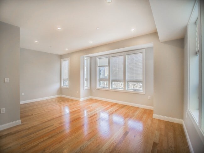 Photo - 194 Havre St Unit 302