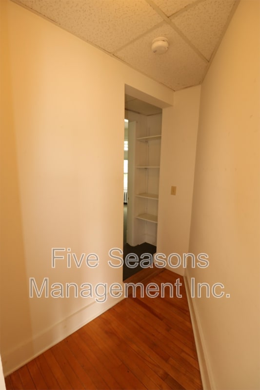 Photo - 122 Buell St