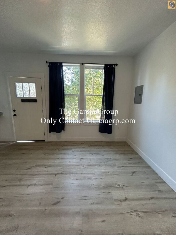 Photo - 8780 SE Flavel St Unidad Studio