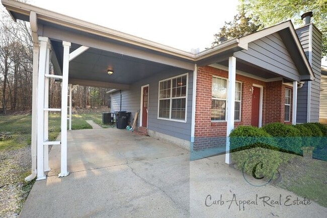 Photo - 3 bed / 2 bath home with fireplace - Valley View!!