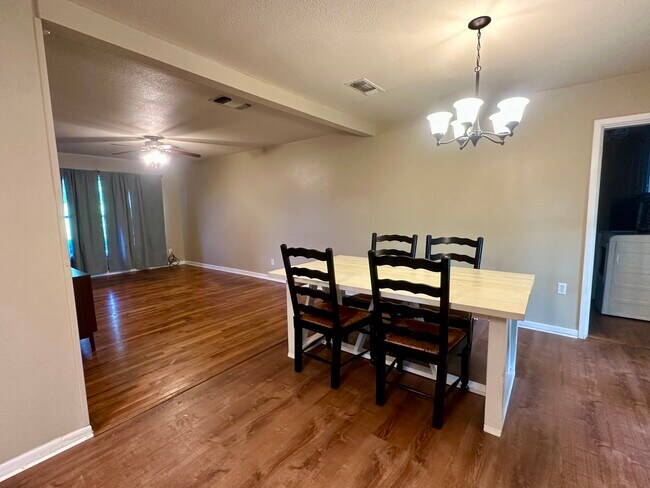 Photo - 1316 Eastview Dr