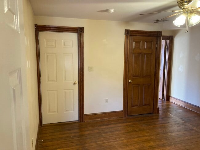 Building Photo - 50 Cornhill St Unit 2 - Second Floor