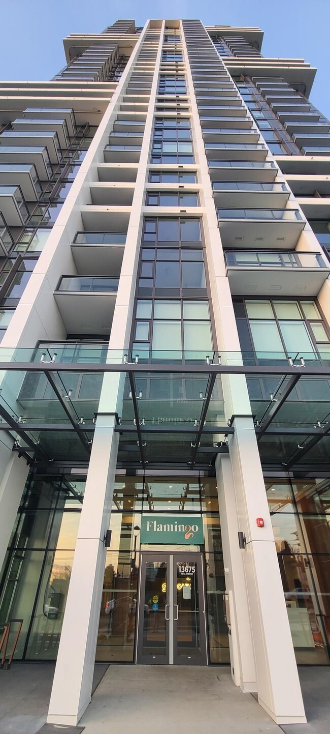 Photo - 13675 107A Av