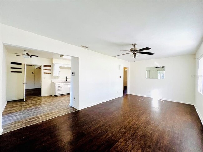 501 Ave G SE