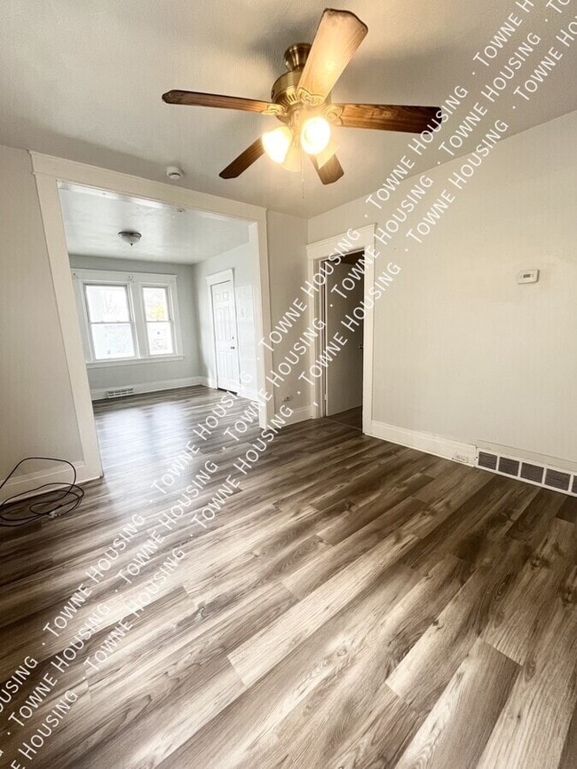 Photo - 2099 Niagara St Unit 1