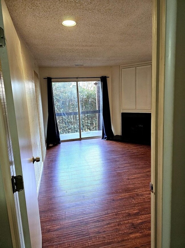 Photo - Large Private Guy Room Downtown ASAP - Balcony, Storage and more Unit 8 - 8A