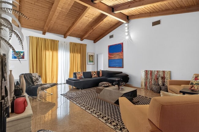 Building Photo - 70325 Mottle Cir