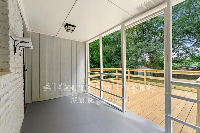 Photo - 2461 Fontaine Cir