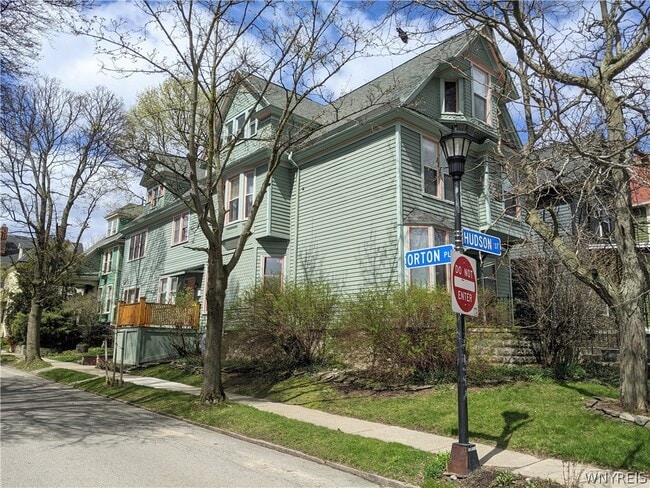 Photo - 344 Hudson St