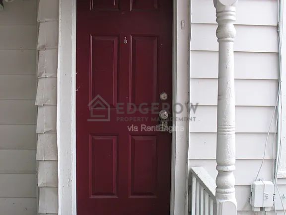 Photo - 635 Lafayette Ave NE
