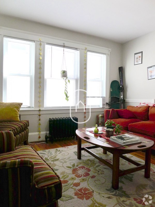 Building Photo - 210 Calumet St Unit 1 Rental