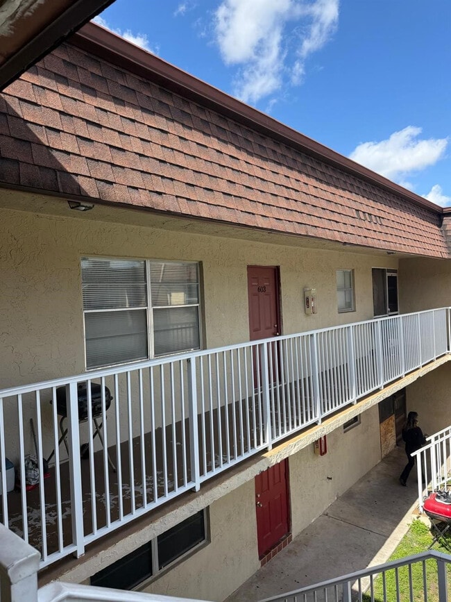 Photo - 4524 SW 54th St Unit 601-W