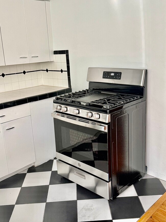 Photo - 4900 Woodman Ave