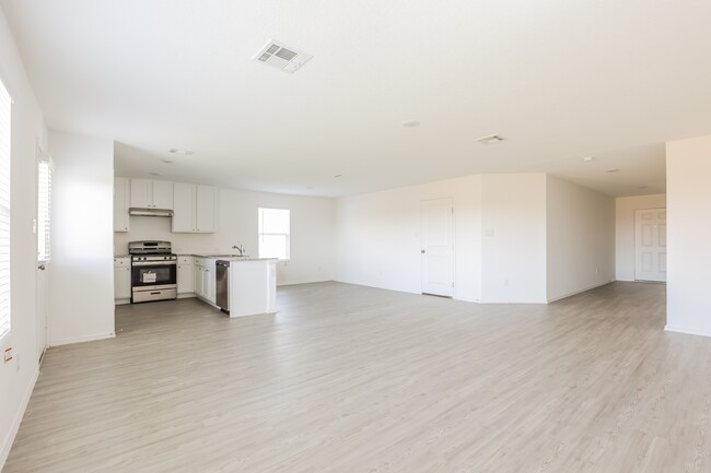 Photo - 411 Filibusters Trail