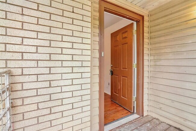 Photo - 714 Martindale Rd