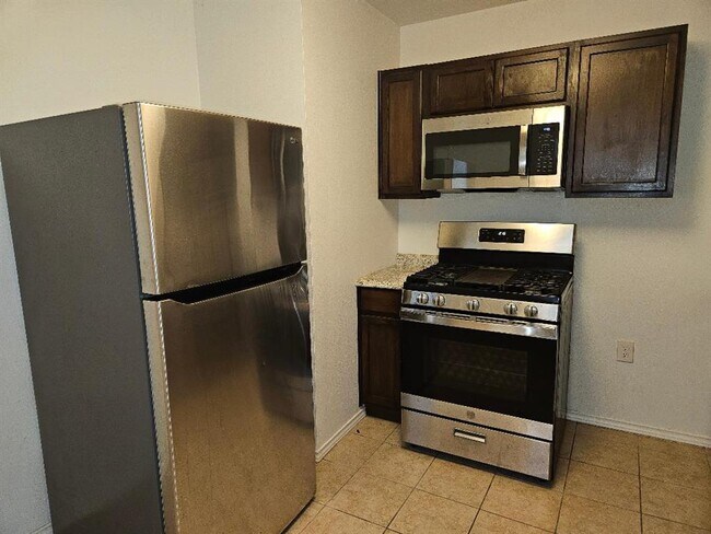 Photo - 105 Ila St