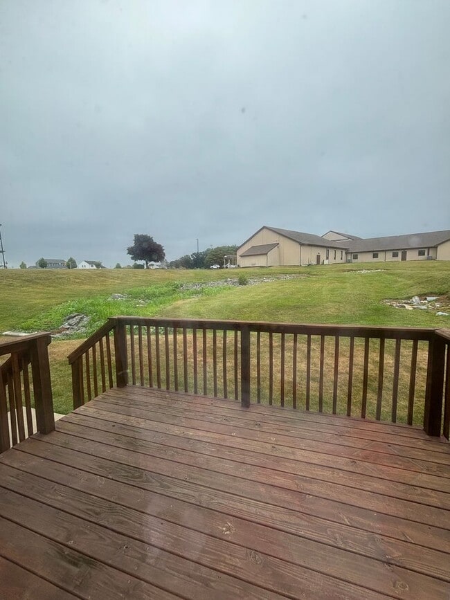Photo - Beautiful 3 bedroom 2.5 bath end unit townhouse