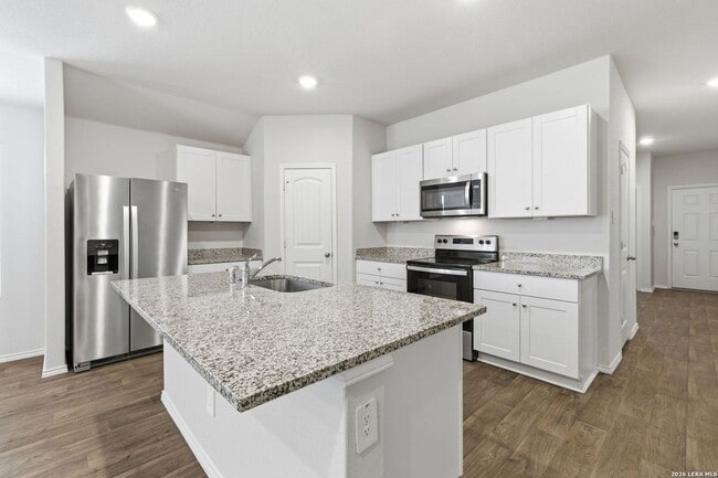 845 Bahia Pl