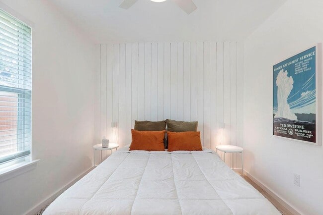 Photo - 906 E Leslie Cir Unit A