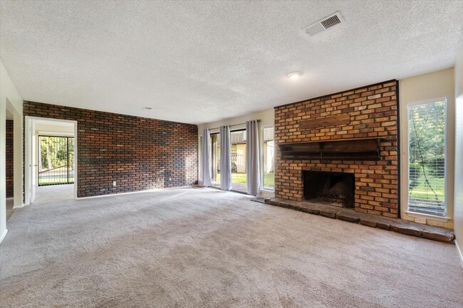 Photo - 15919 Golf Club Dr Unit 112