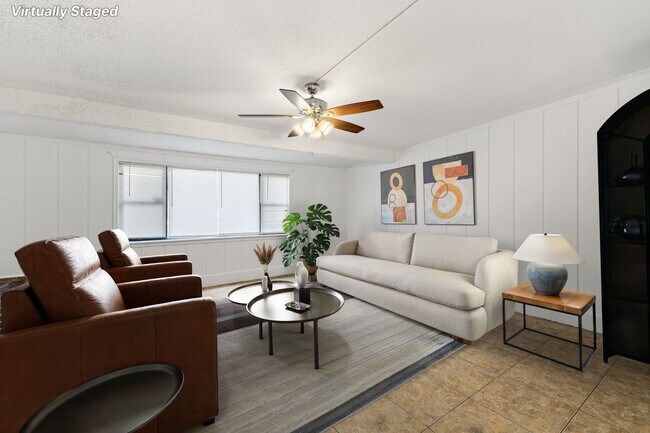 Photo - 211 N Lipona Rd