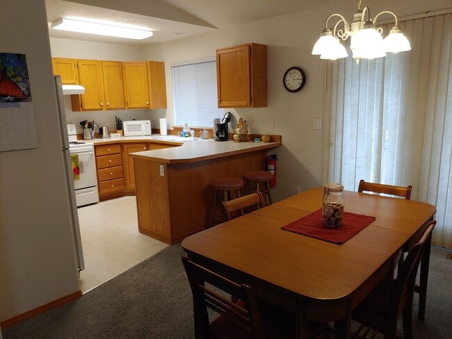 Photo - "Fully Furnished Single-level Home!"