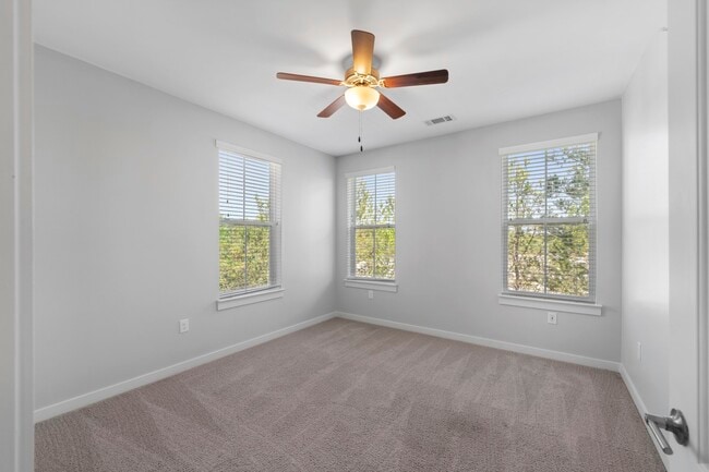 Evoke Living at Westerly Hills Apartments