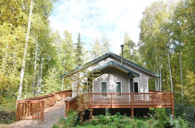 Building Photo - Single-Family 1 Bed Home | Available June 8 | Dog Friendly