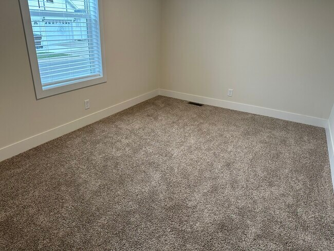 Photo - 439 Laurel Oak Ln